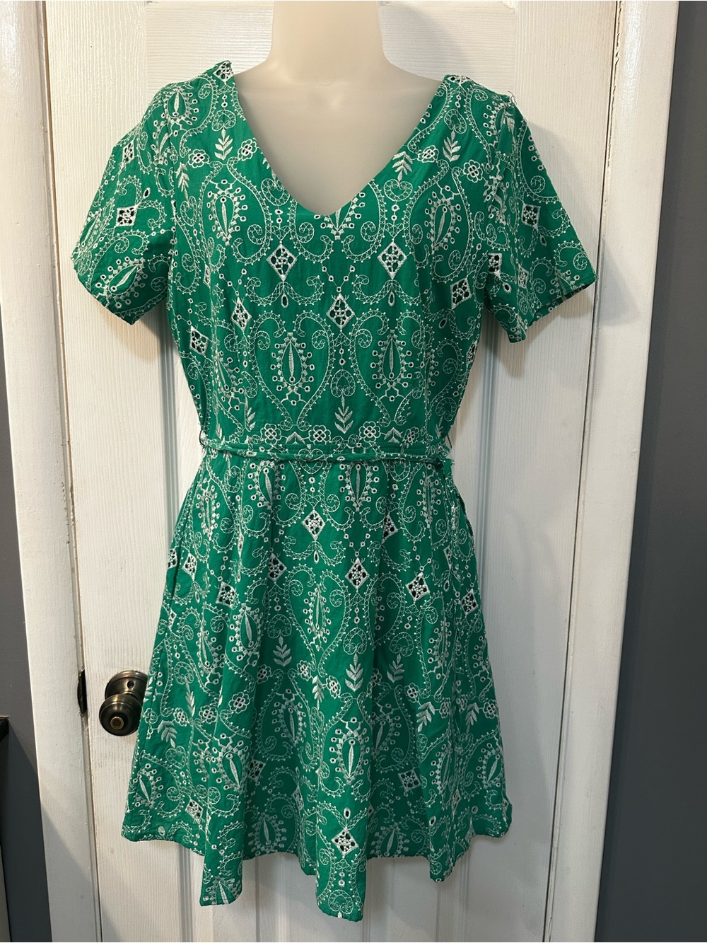 Draper James Green Paisley-Print V-Neck Short Sleeve Dress